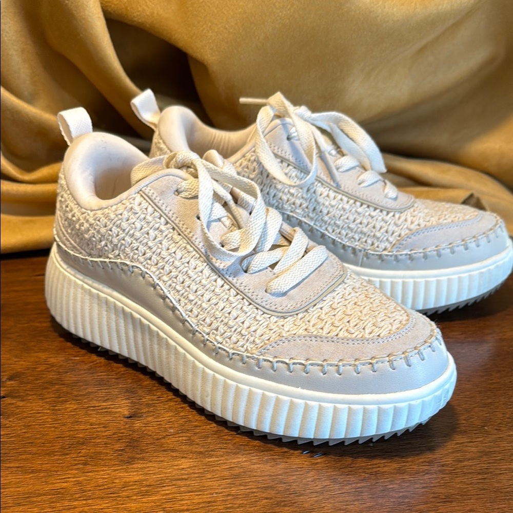 Dream Pairs Cream Sneakers with Woven Upper and Chunky Sole